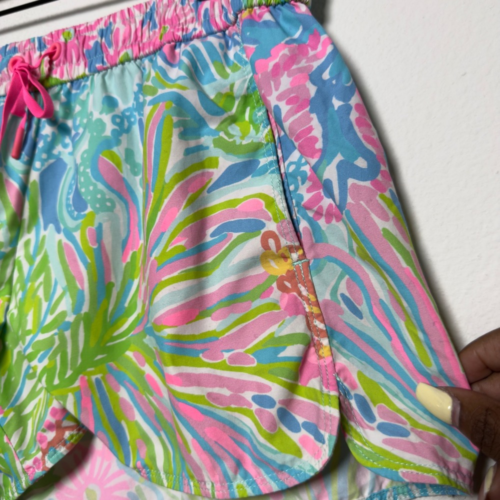 Lilly Pulitzer Women Run Around Shorts Medium Multi Lovers Coral Floral Preppy - Picture 3 of 9